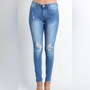 KanCan distressed skinny Jean | size 7/27 | medium wash
